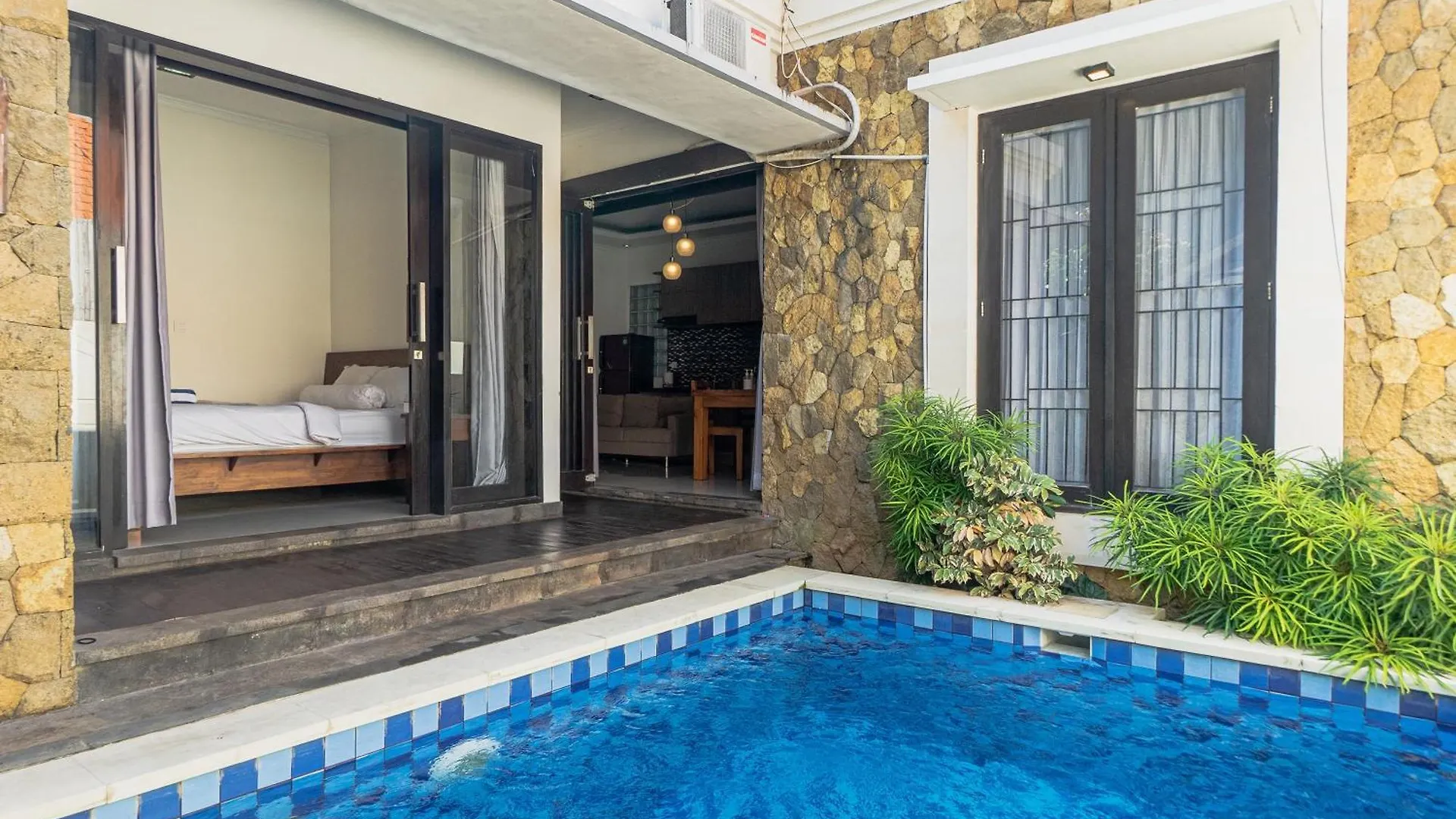 Little Zen Hotel Jimbaran  0*, Jimbaran (Bali)